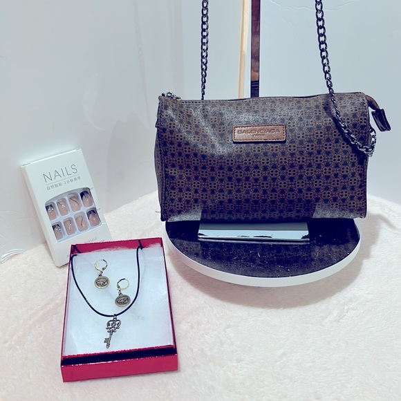 Balenciaga Handbags - Vintage Balenciaga Crossbody/Makeup Bag Unbranded Chain has wear inside